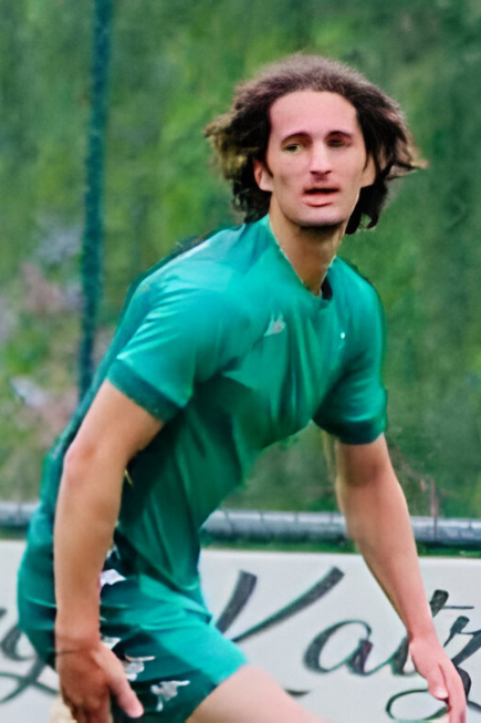 Yann a fait, entre autres, de l'Aïkido, du Judo et du Football.